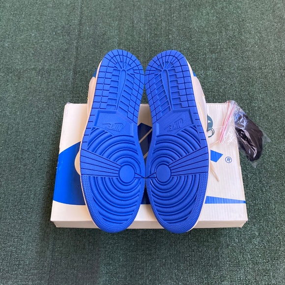 Travis Scott Jordan 1 “fragments” - Picture 6 of 8